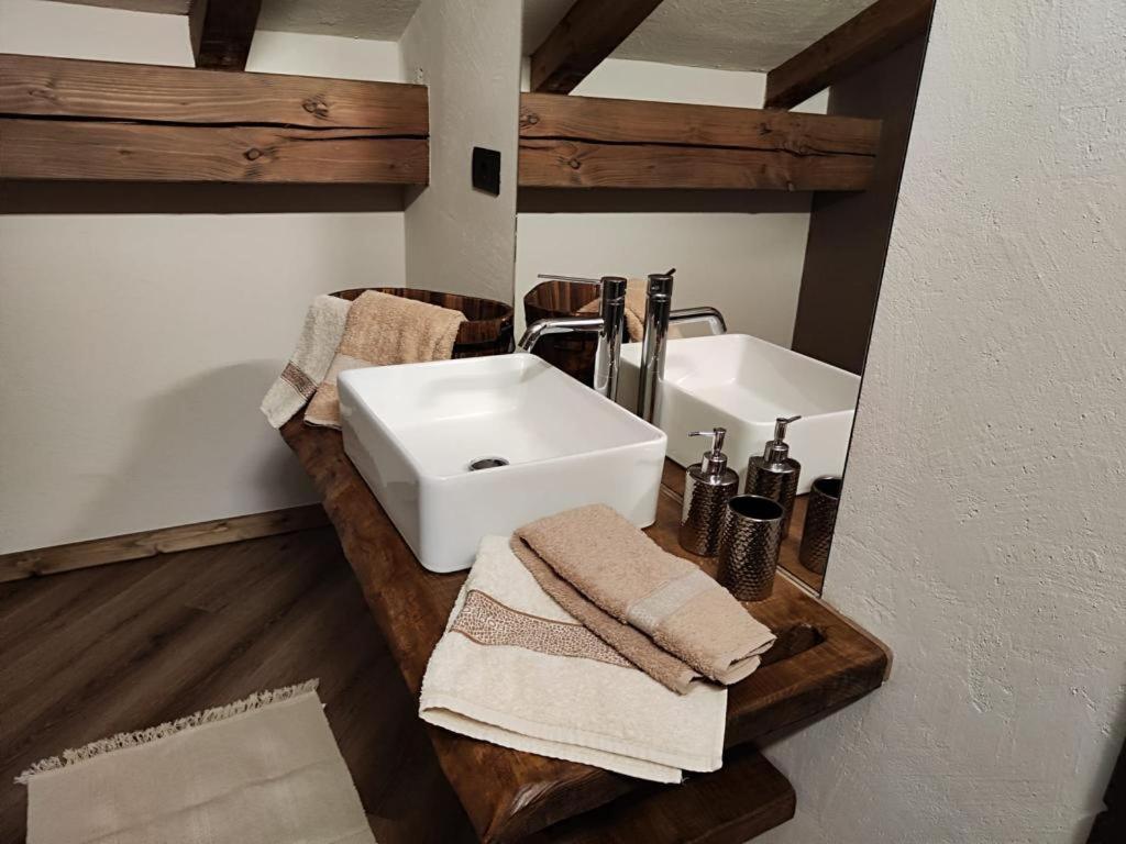 A Casa Da Elide Hotel Aymavilles Bagian luar foto